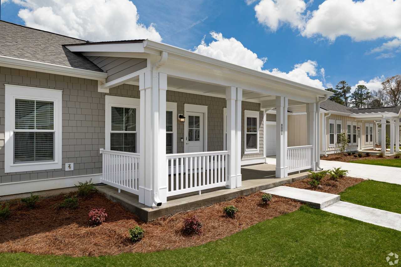 Allier Port Wentworth - Photo 2 of 23