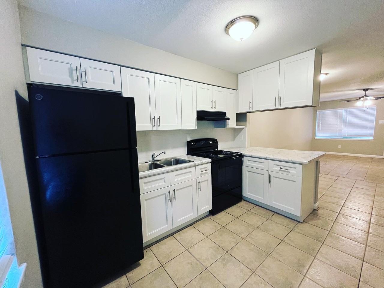 101 E Tidwell Rd #51 - Photo 2 of 26