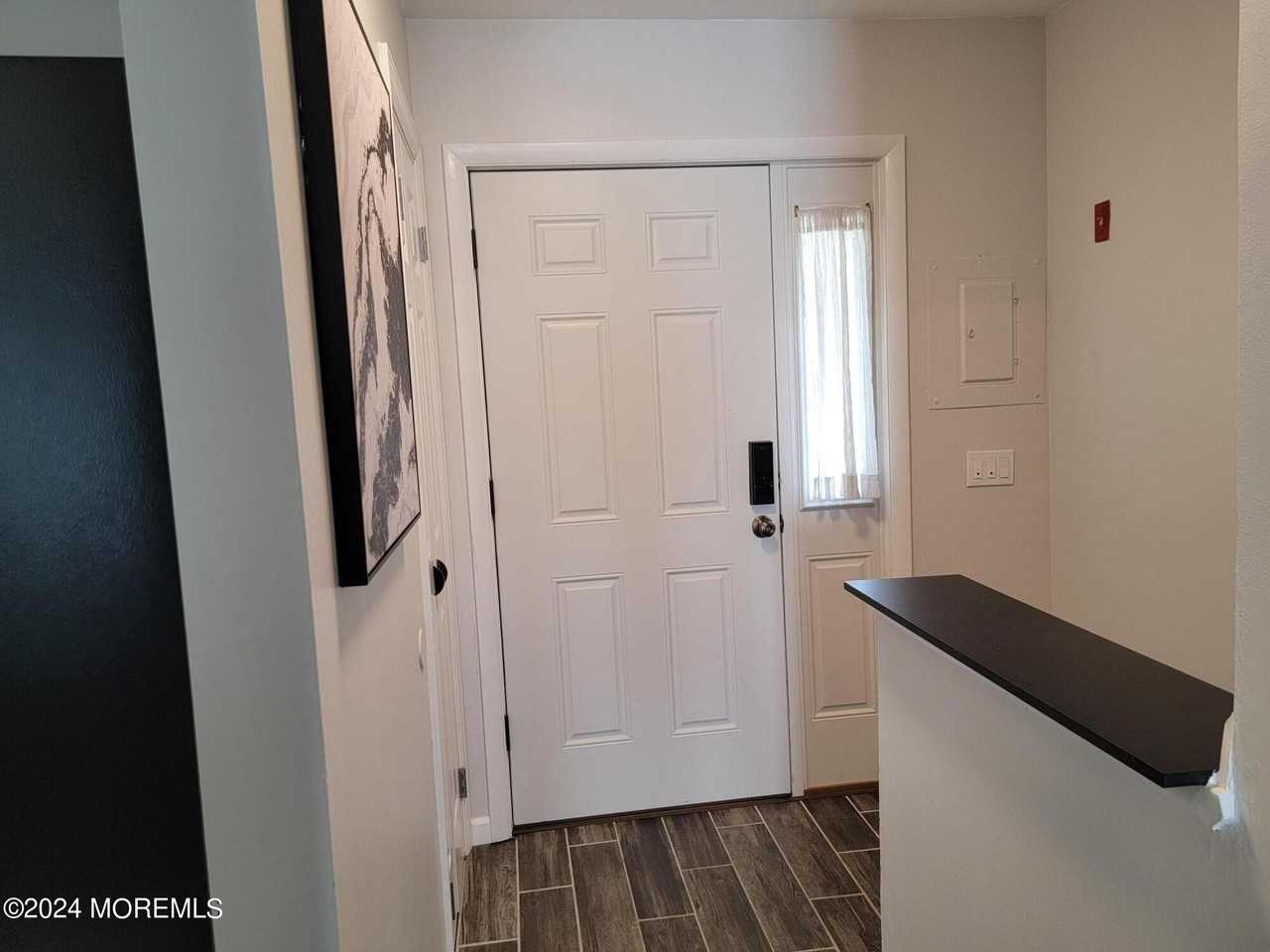 50 Queens Way - Photo 2 of 12