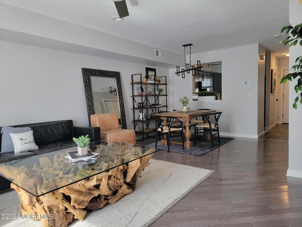 50 Queens Way - Photo 3 of 12