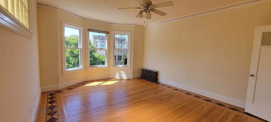 850 Oak St #8 - Photo 2 of 4