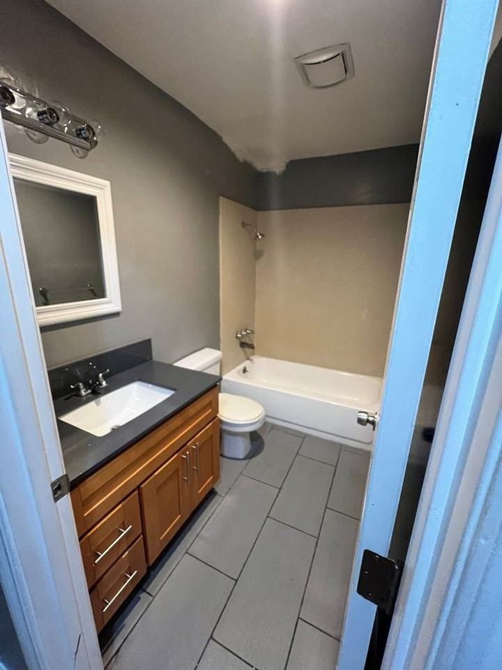 255 - 5300-5304 Van Fleet Ave - Photo 3 of 11