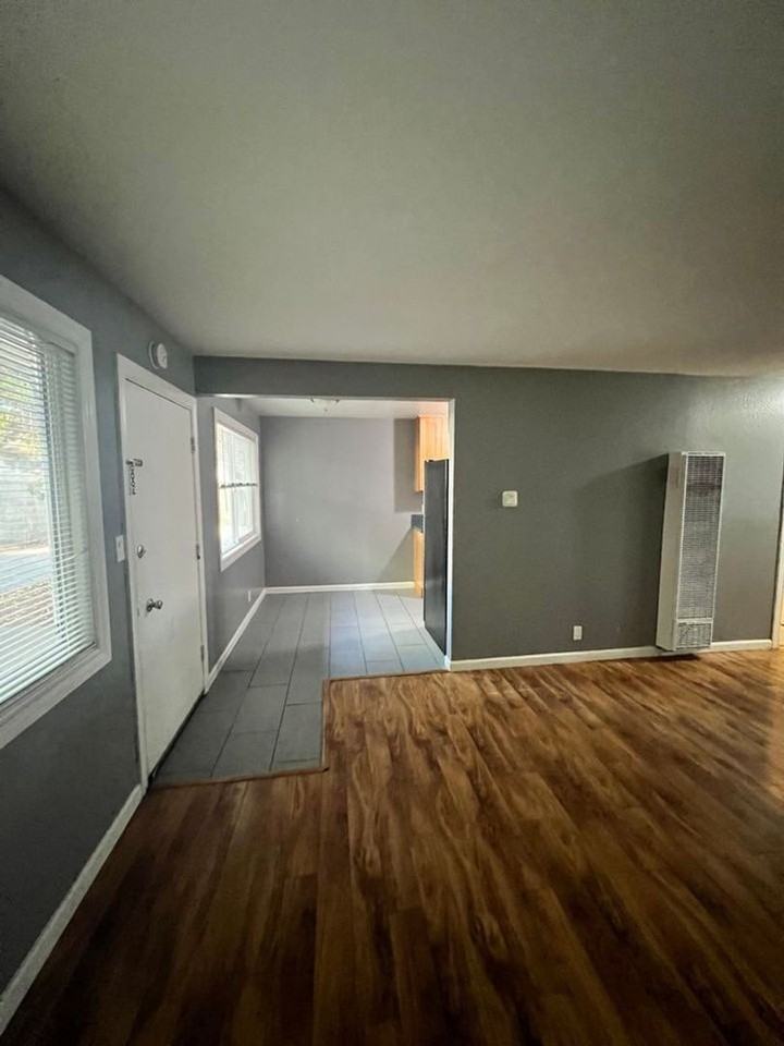 255 - 5300-5304 Van Fleet Ave - Photo 5 of 11