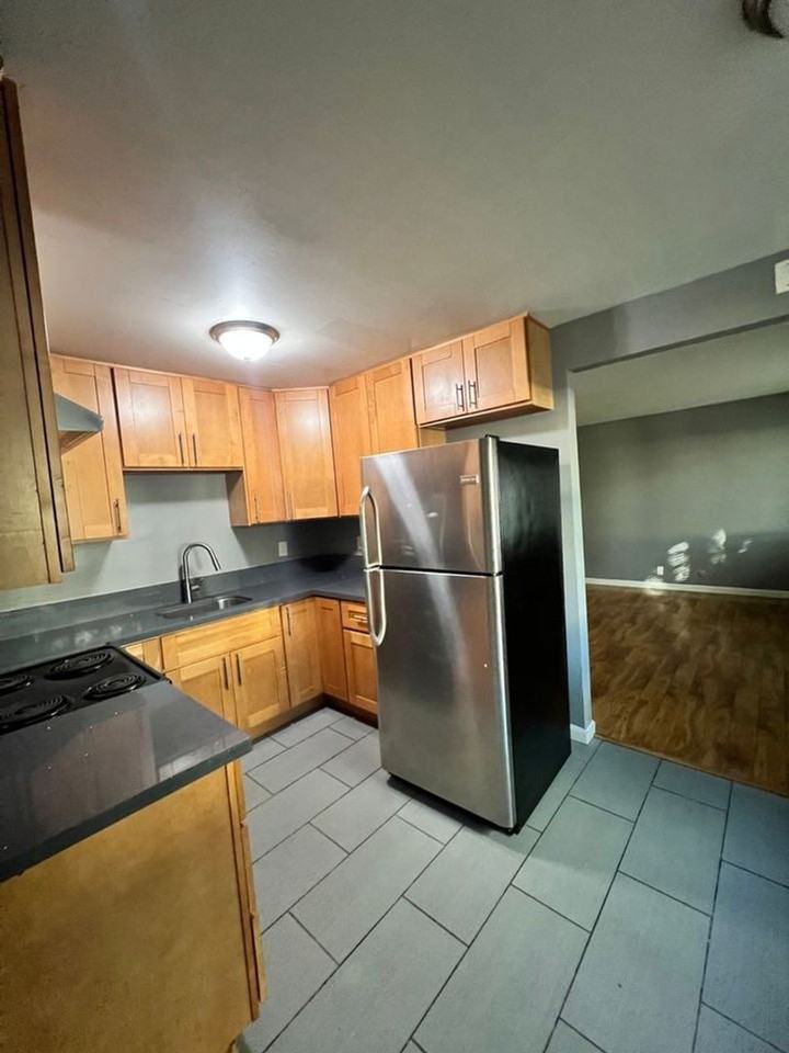 255 - 5300-5304 Van Fleet Ave - Photo 7 of 11