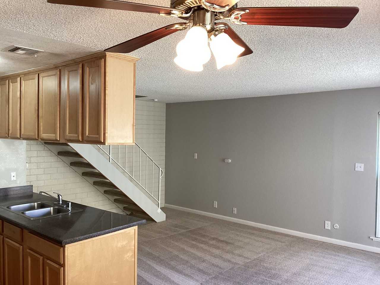 460 W Alamos Ave #3 - Photo 7 of 27
