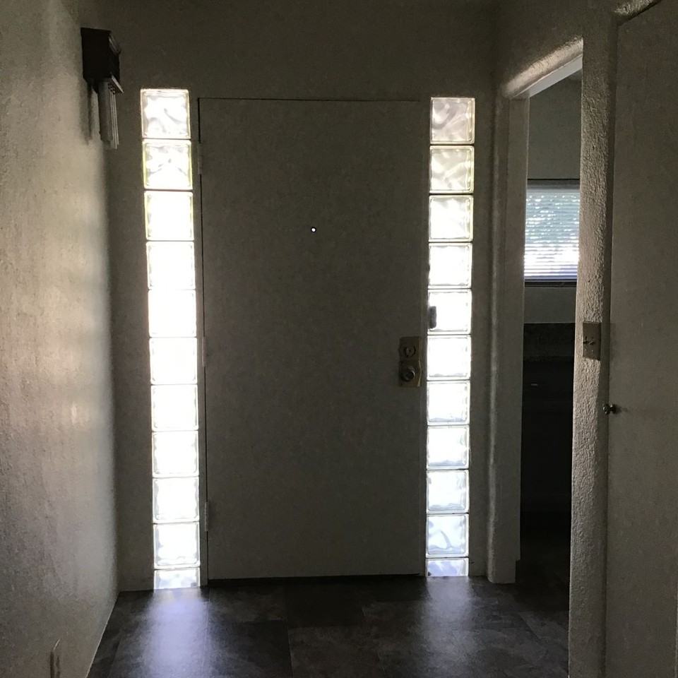 695 Oregon St - Photo 3 of 19