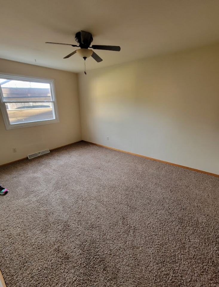 1349-1351.5 W 4th St - Photo 3 of 7