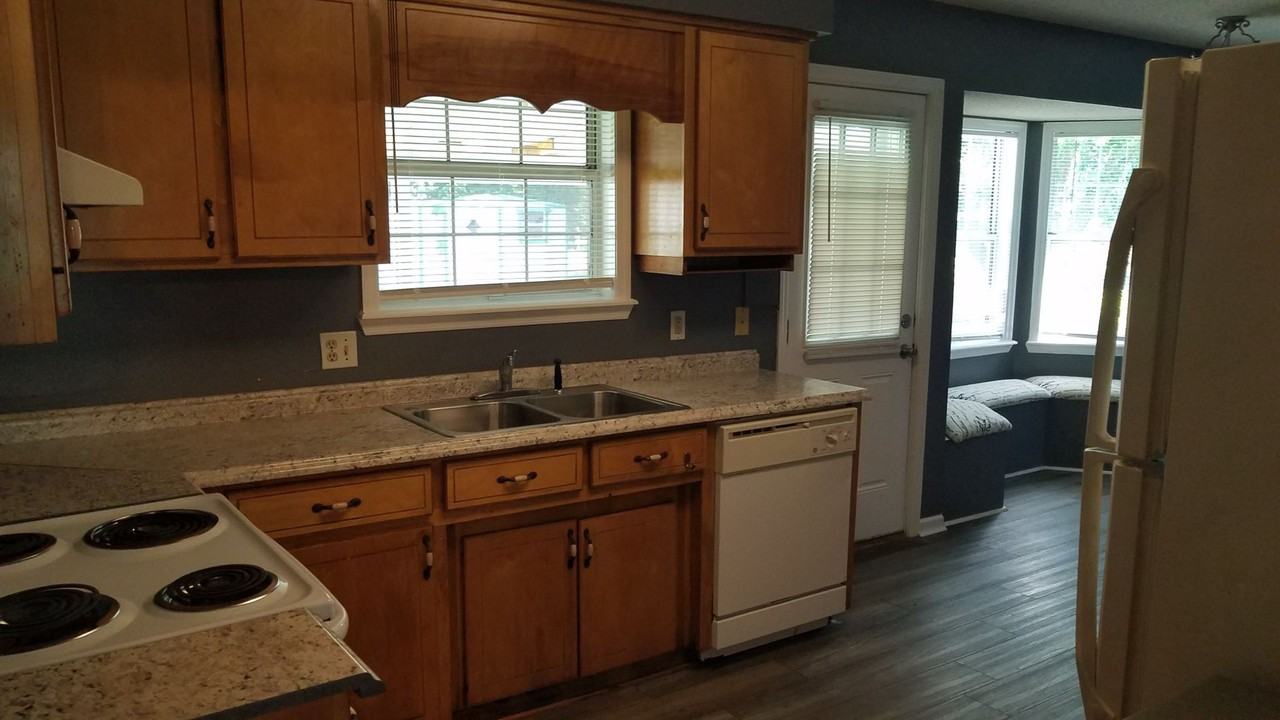 5116 Northridge Rd S - Photo 3 of 16