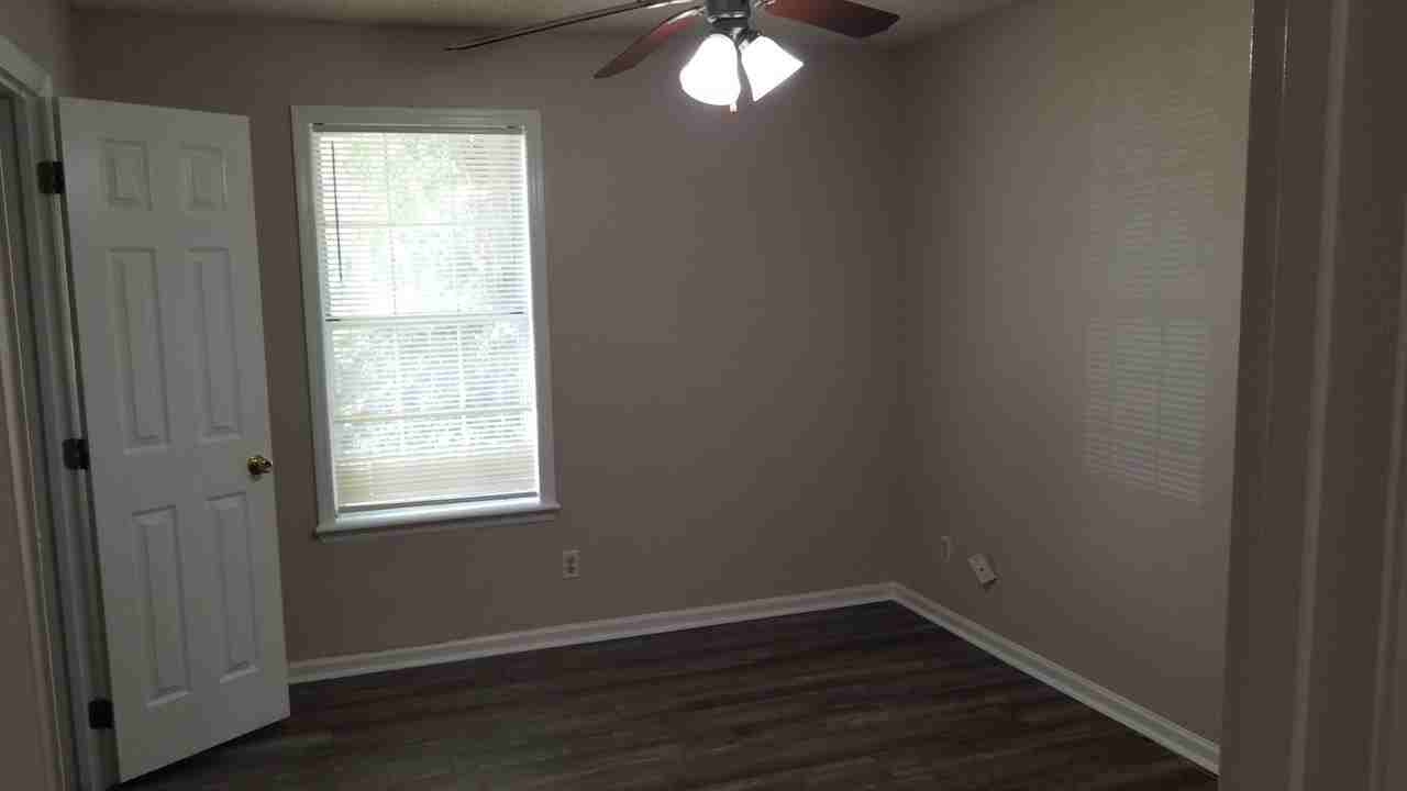 5116 Northridge Rd S - Photo 5 of 16