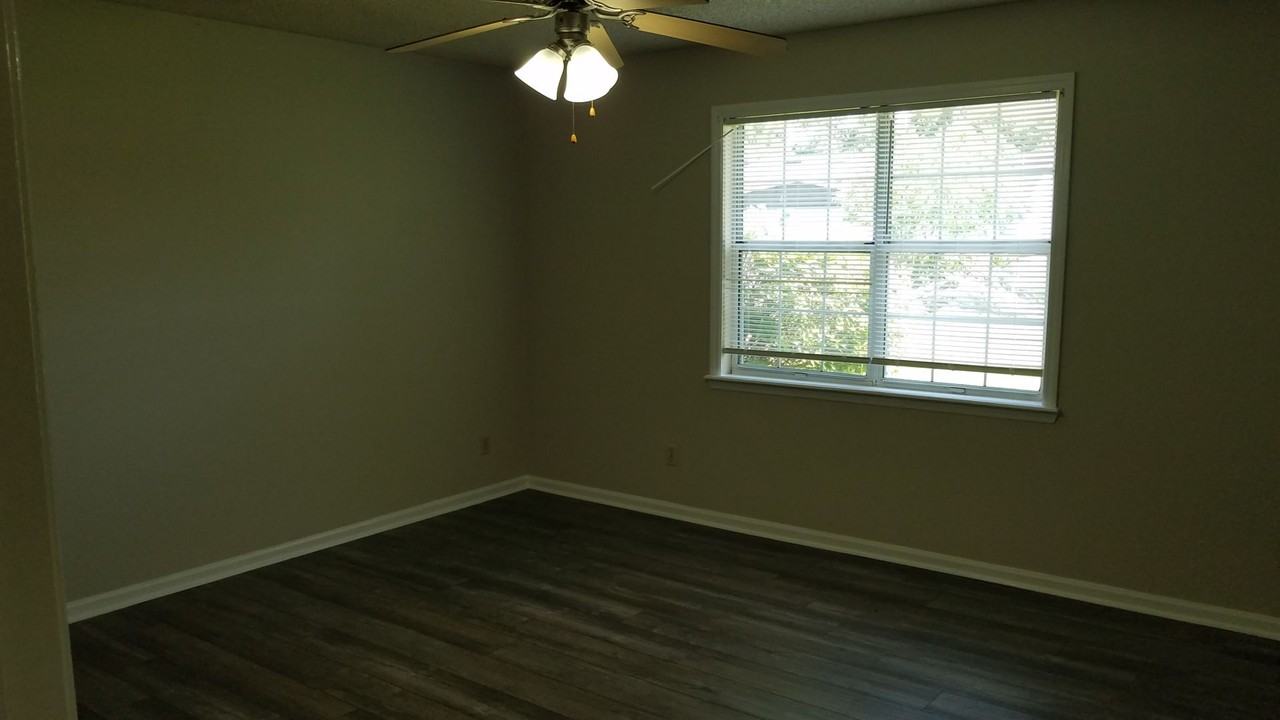 5116 Northridge Rd S - Photo 6 of 16