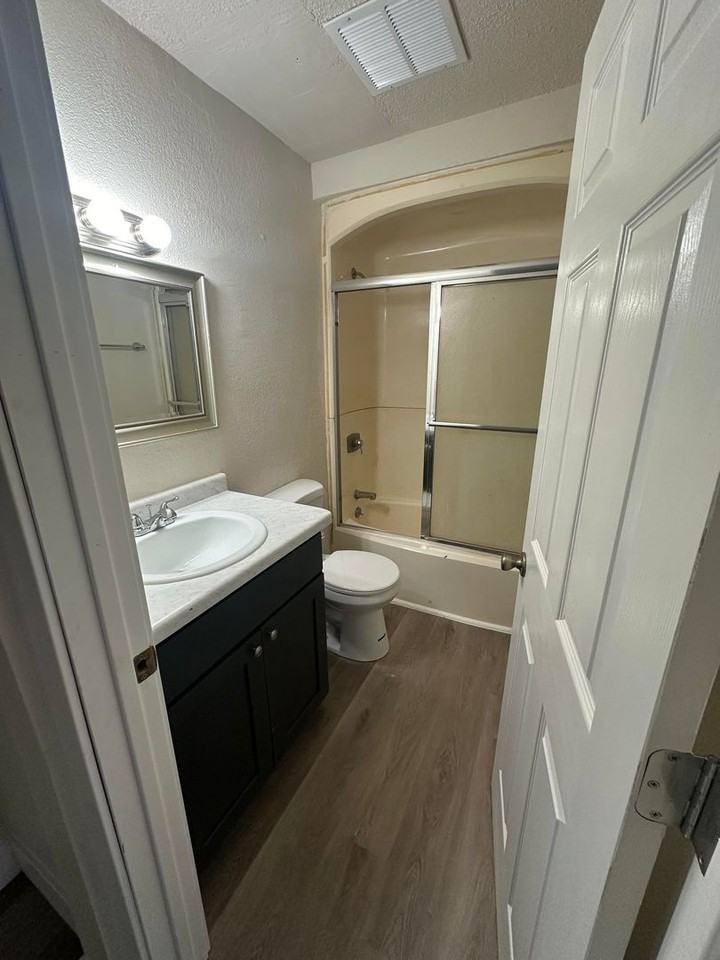 2724 Soo Marie Ave - Photo 4 of 9