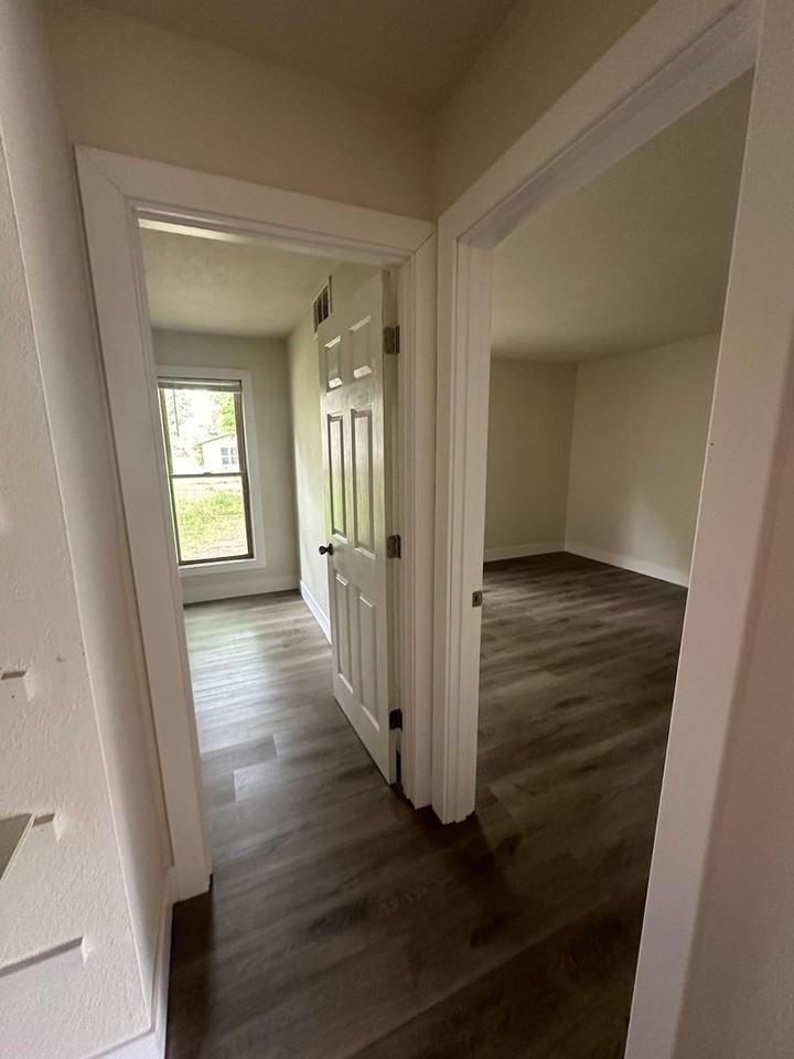 2724 Soo Marie Ave - Photo 7 of 9