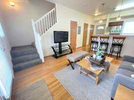 featured image of 221 W 13th Ave