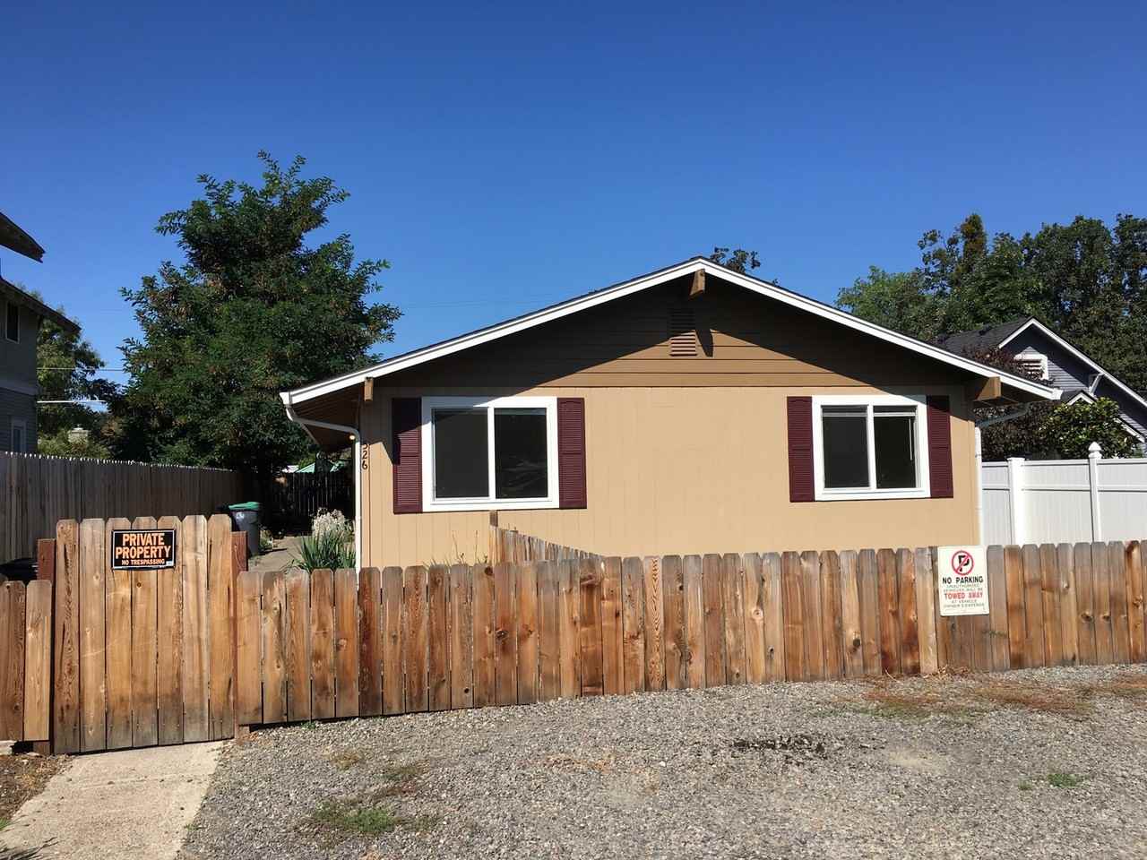 P0020 - Plum St. - Photo 2 of 17