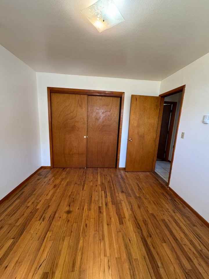 1530 Washburn Way - Photo 5 of 11