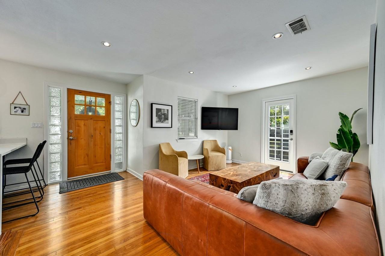 1709 Payne Ave - Photo 3 of 27