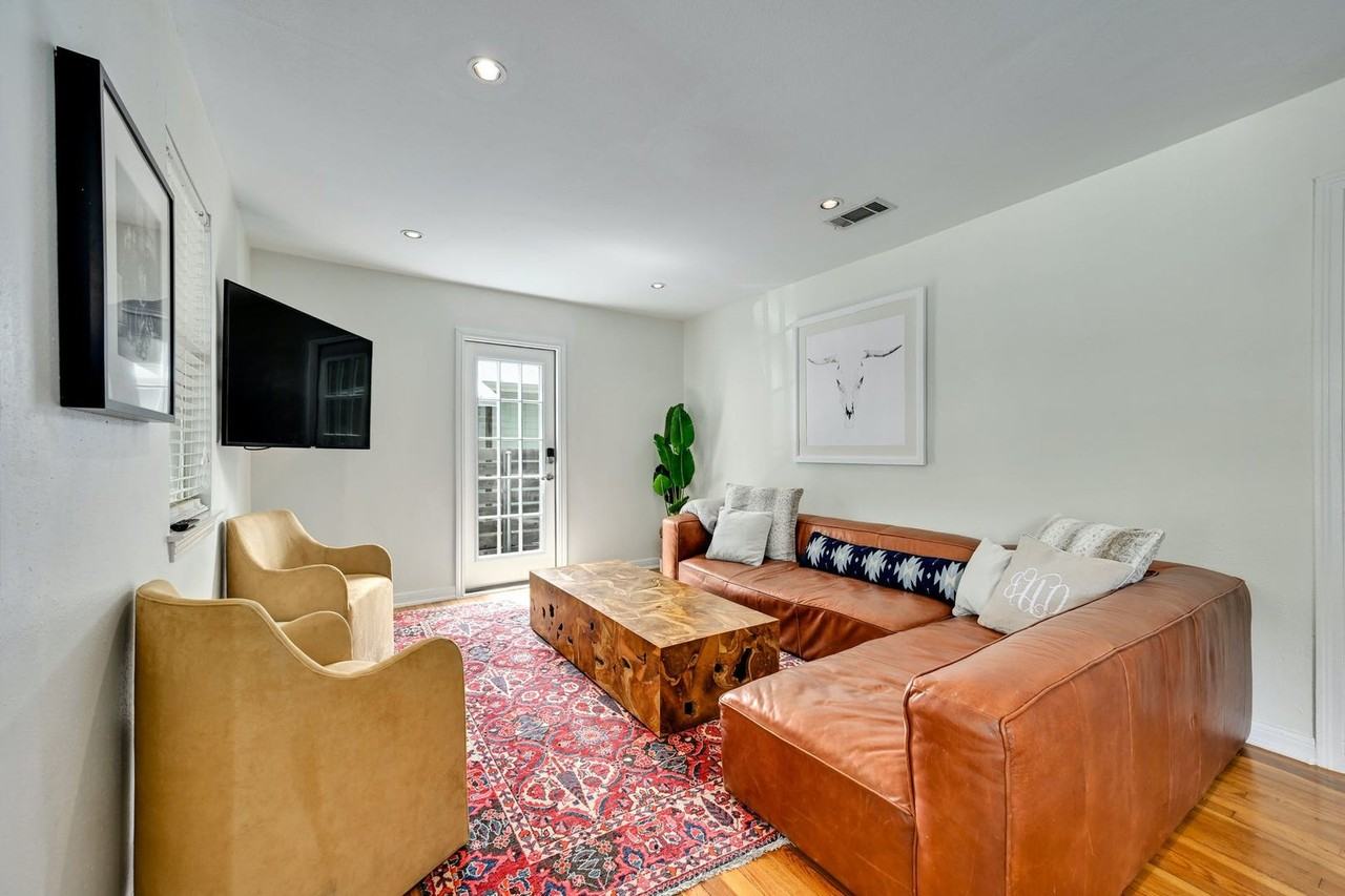 1709 Payne Ave - Photo 5 of 27