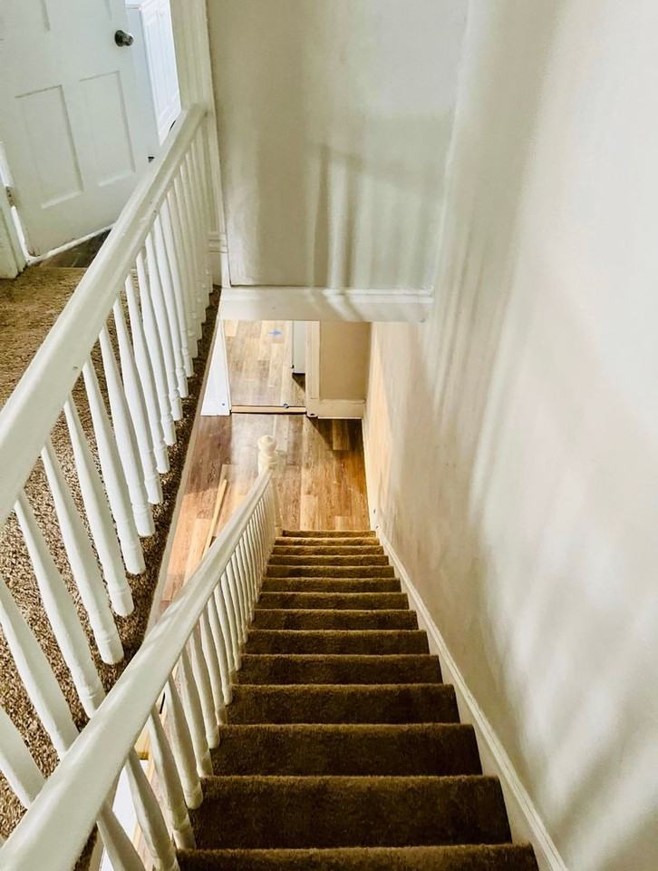 238 Lee St - Photo 2 of 7