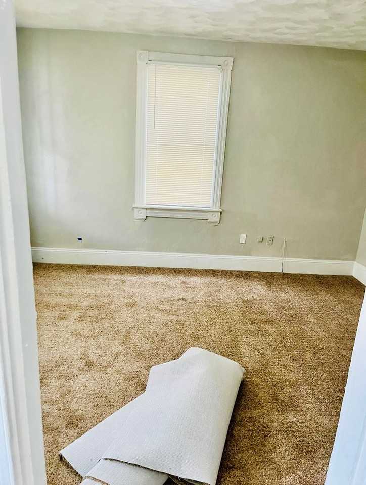 238 Lee St - Photo 3 of 7