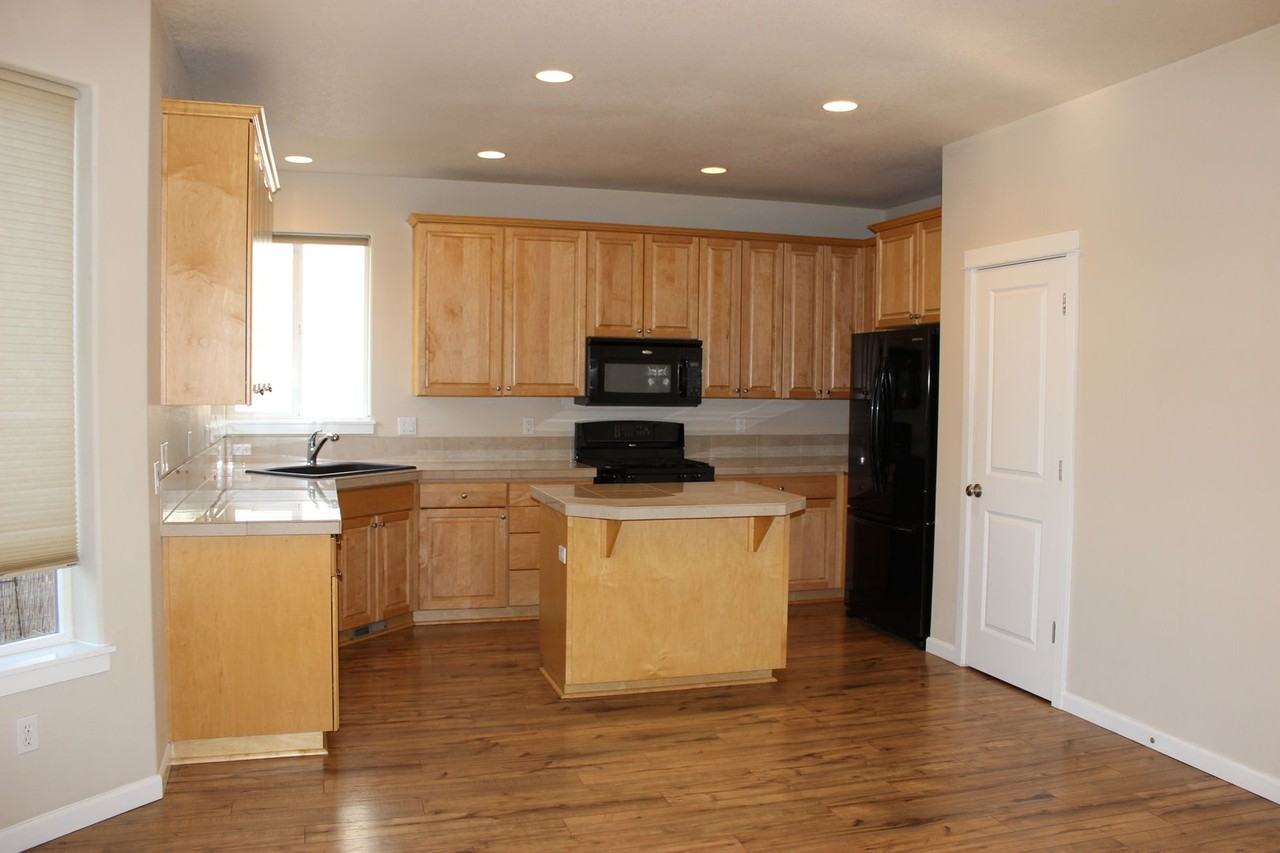 61525 Tall Tree Ct - Photo 3 of 12