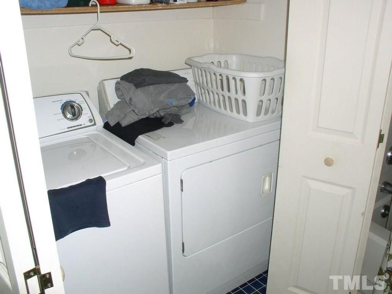 121 Westview Dr #38 - Photo 3 of 7