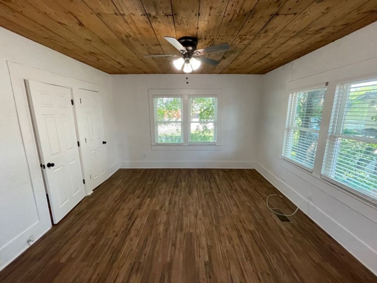 913 W Crawford St - Photo 5 of 11