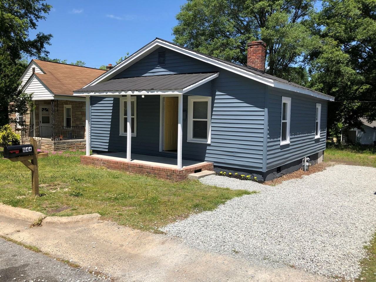 644 Gunn St - Photo 2 of 9