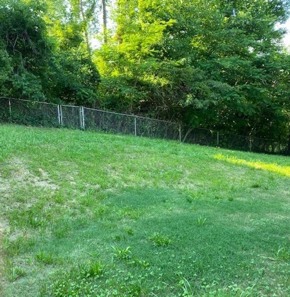 811 Oliver Rd - Photo 3 of 15