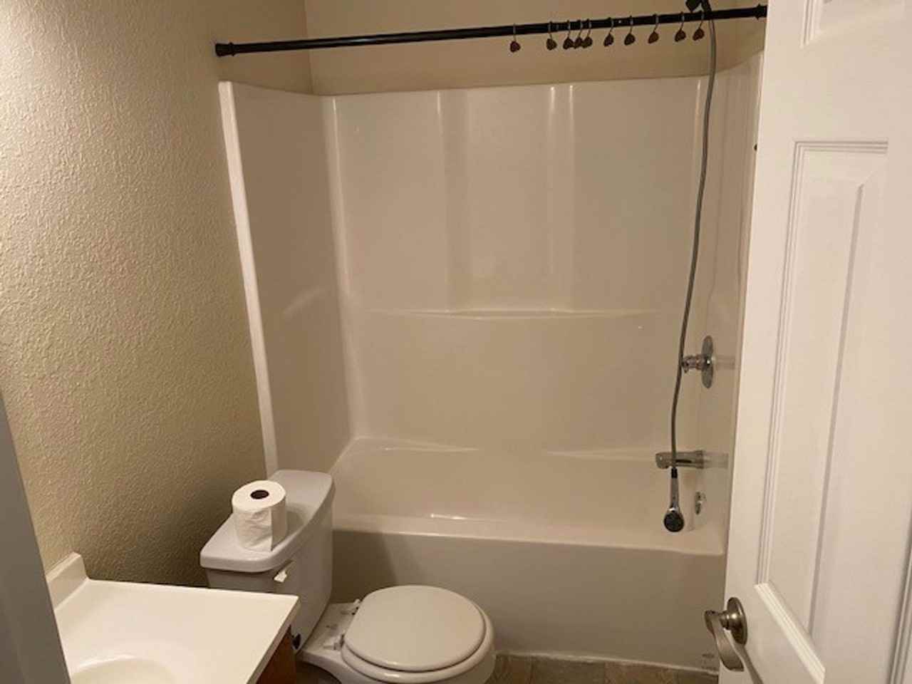 811 Oliver Rd - Photo 6 of 15