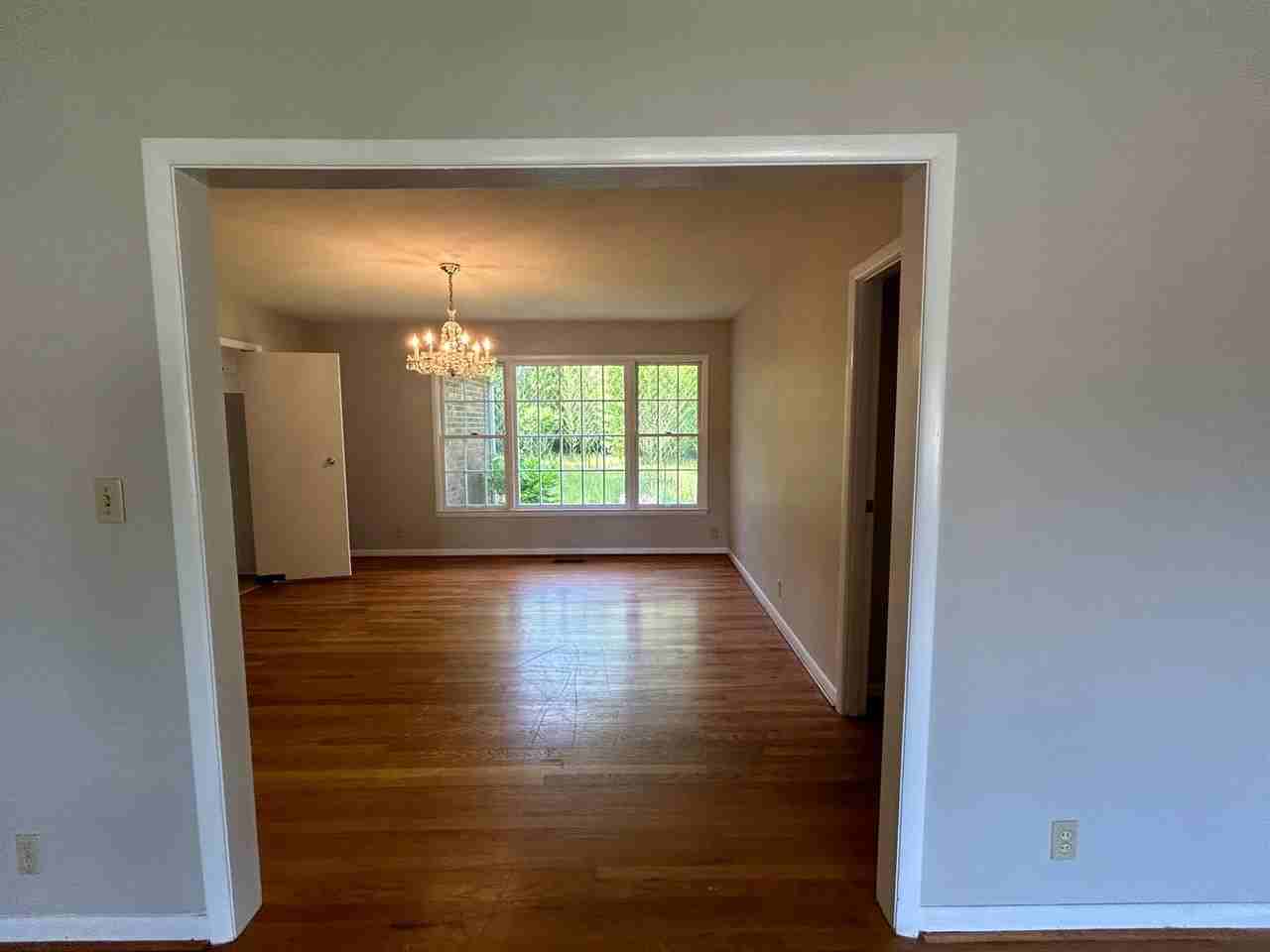 1504 Cloverdale Rd - Photo 3 of 21