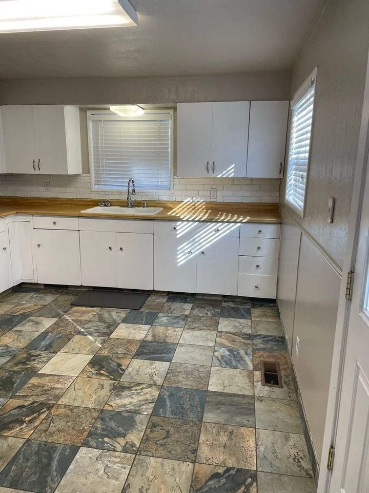 1809 Birch St - Photo 2 of 13