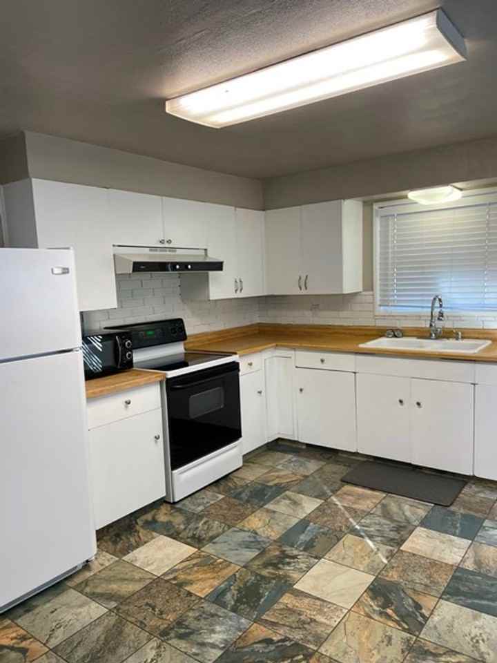 1809 Birch St - Photo 4 of 13