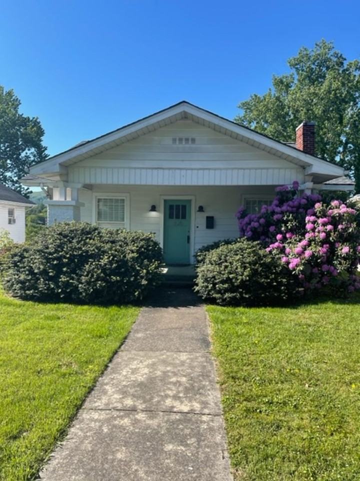 325 Highland Ave - Photo 2 of 14