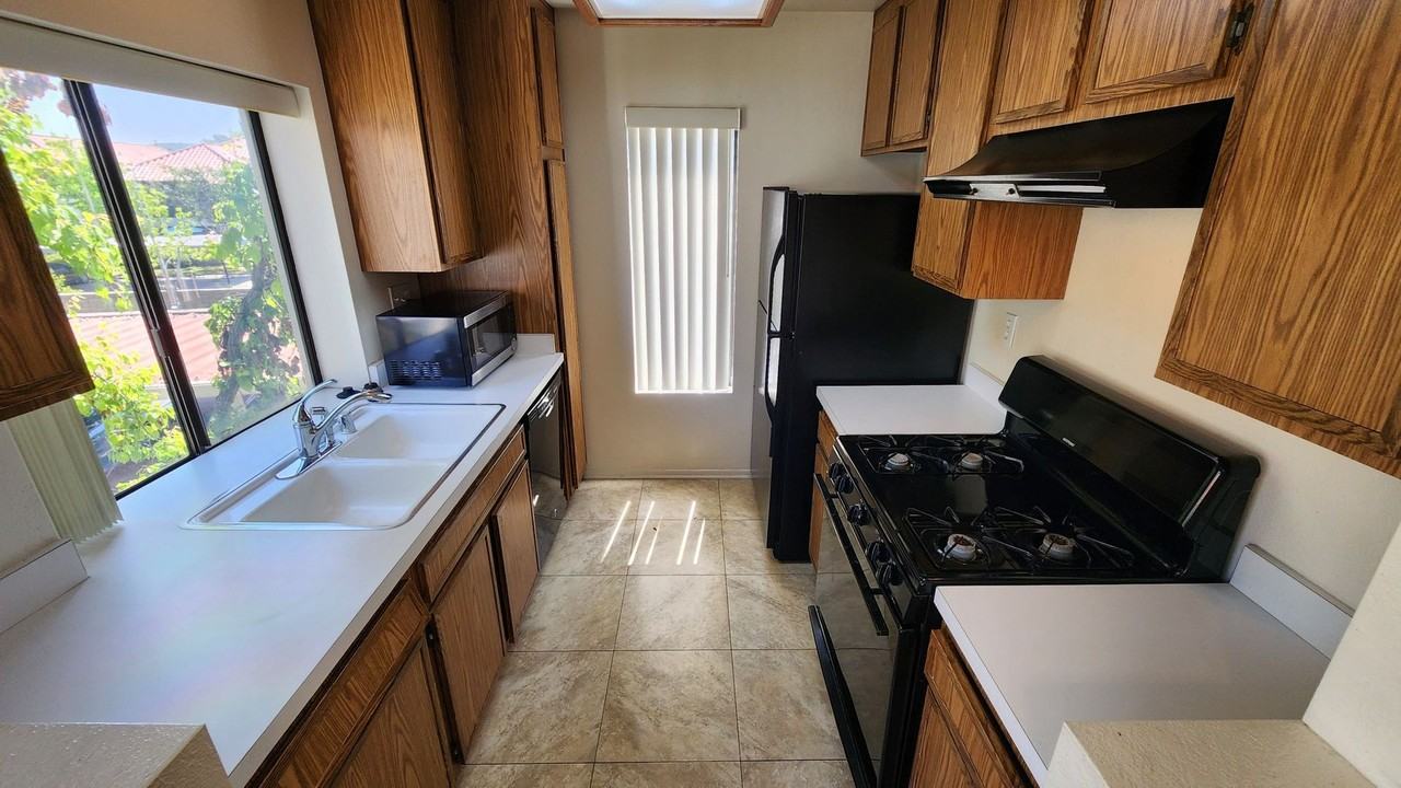 11187 Camino Ruiz #80 - Photo 4 of 12