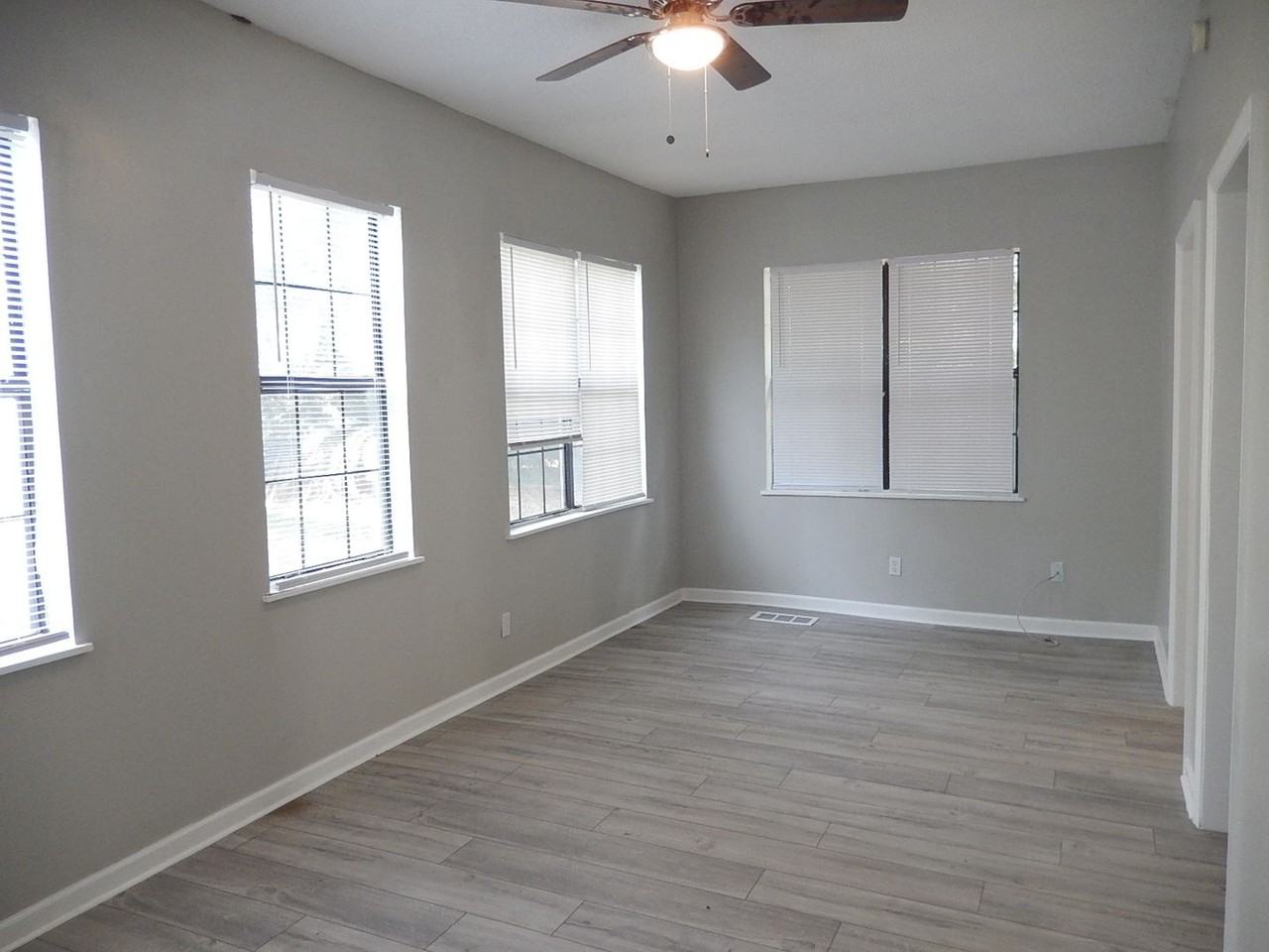 1419 Connecticut St - Photo 2 of 12