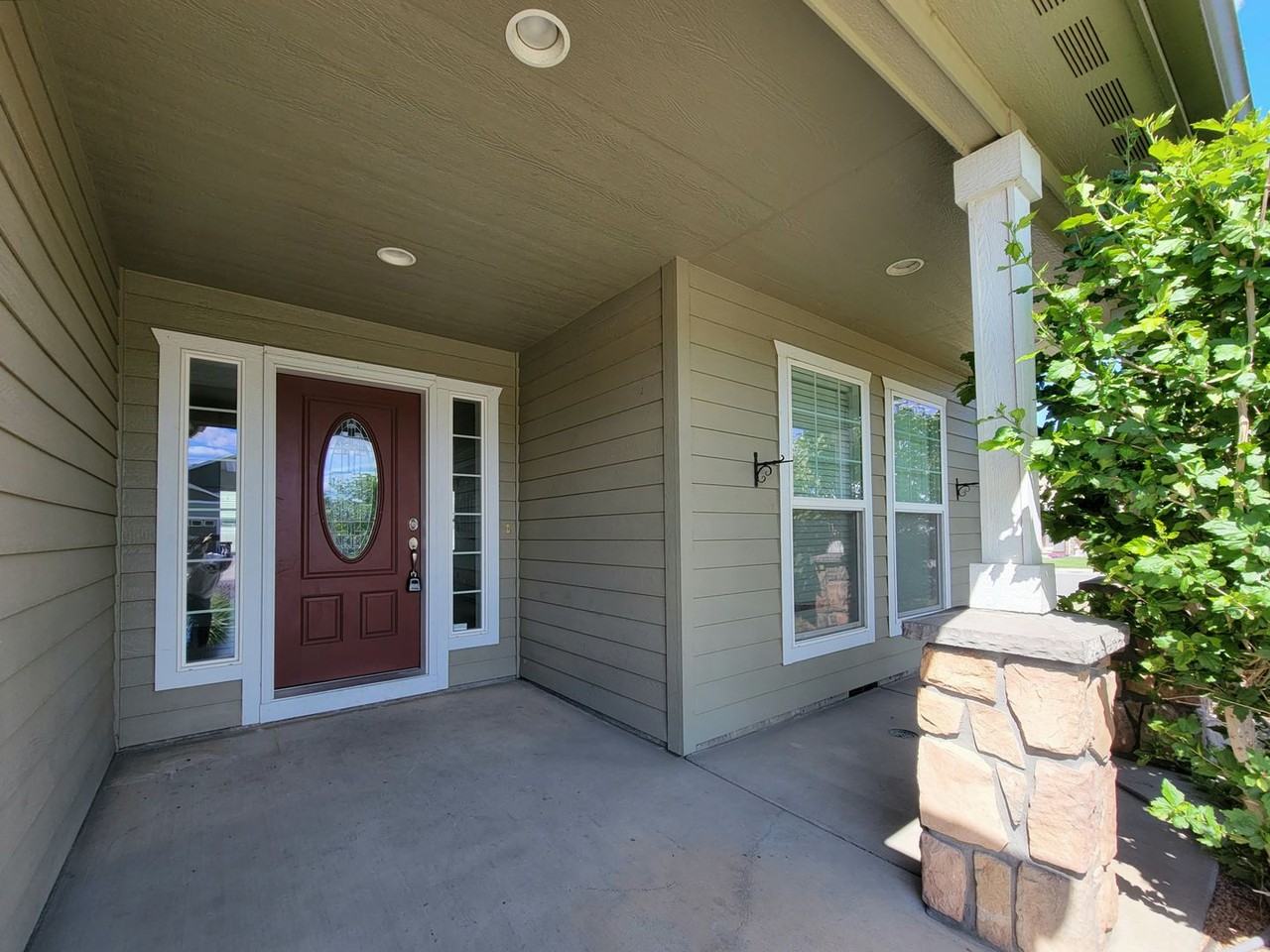 4003 Segovia Dr - Photo 3 of 25