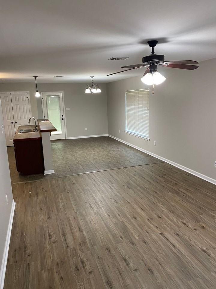 14621 Madison Ln - Photo 2 of 13
