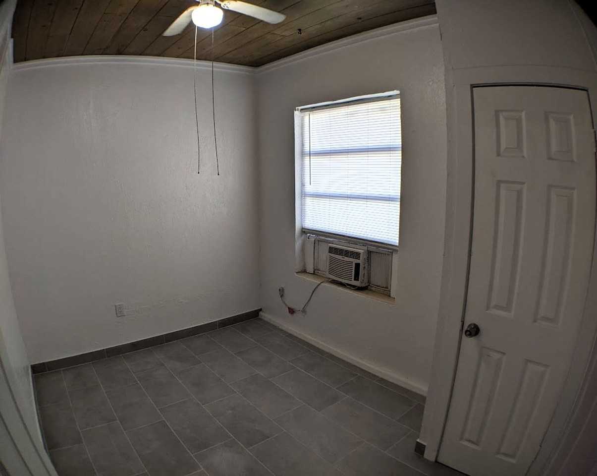 401 Colonia Ln E ##E. - Photo 6 of 12