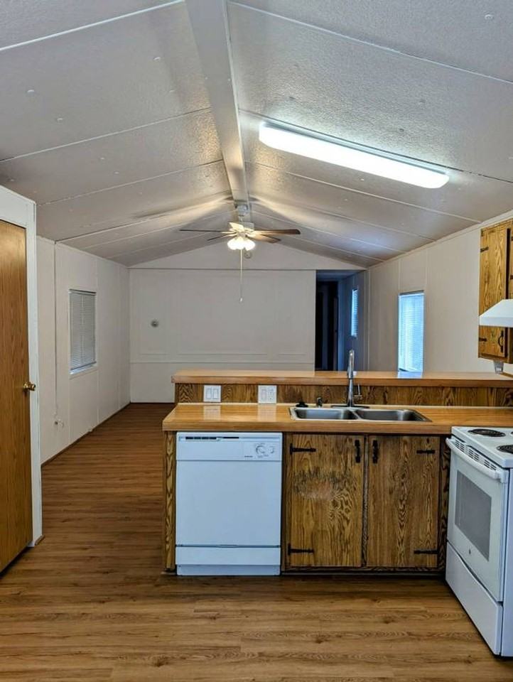 9203 28th Ave S - Photo 3 of 8