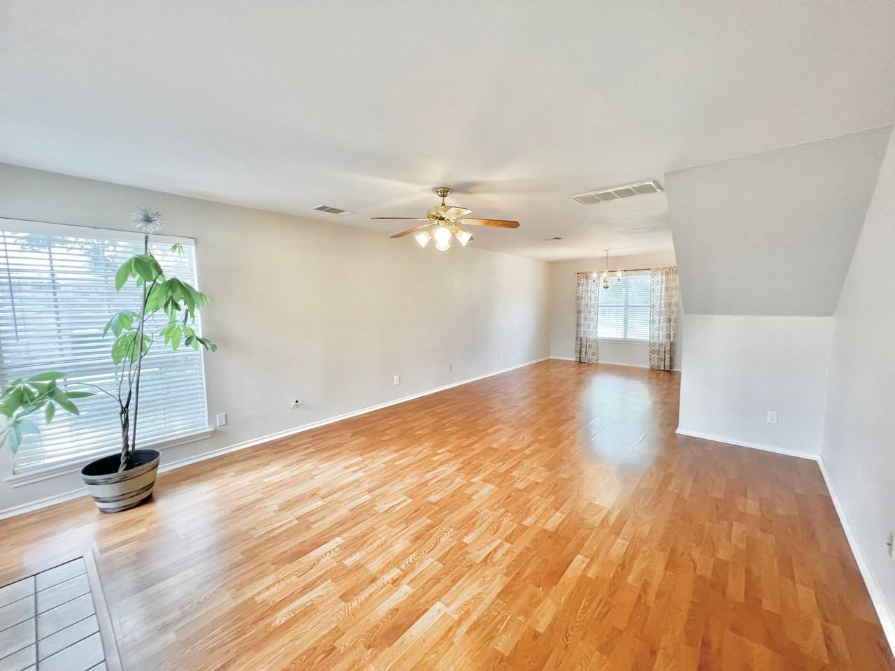 106 Finch Ln - Photo 2 of 27