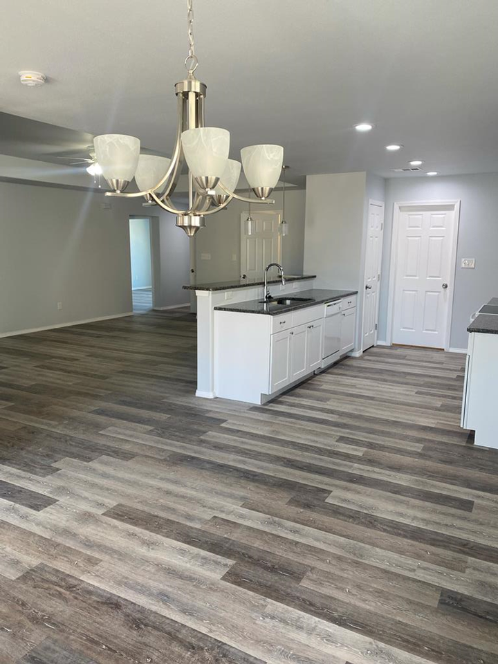 1642 Wrigley Dr - Photo 5 of 17