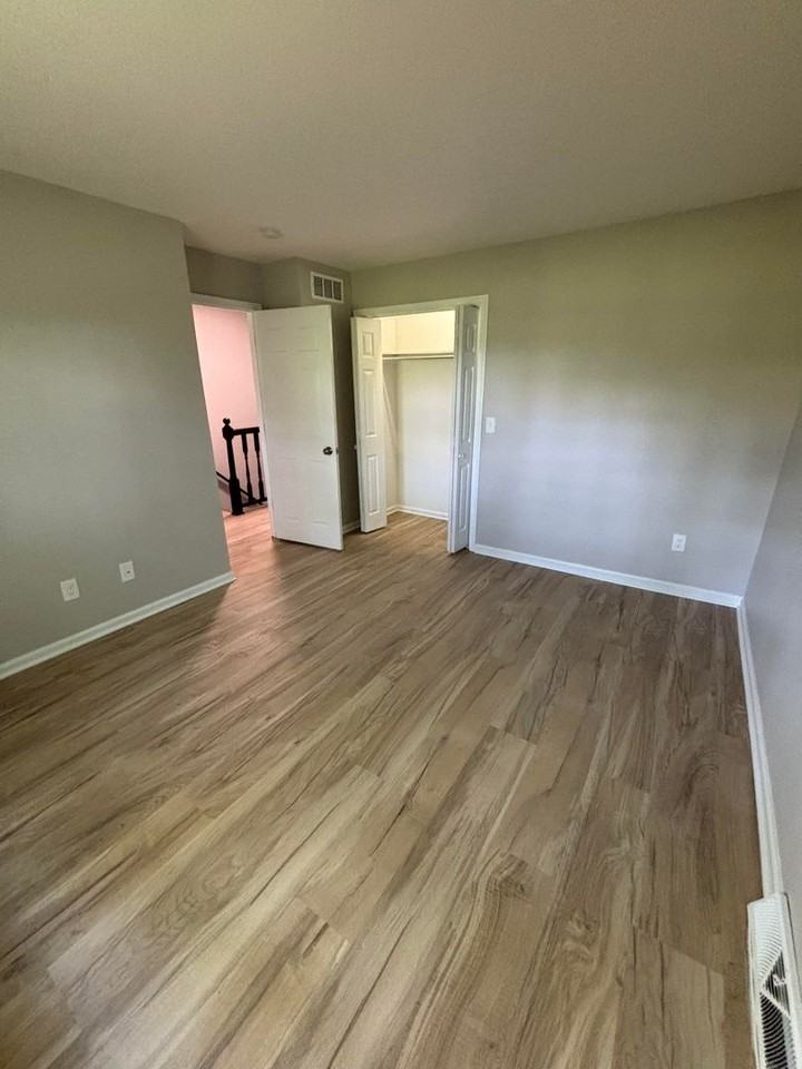 311 South 12th Street - Photo 6 of 11