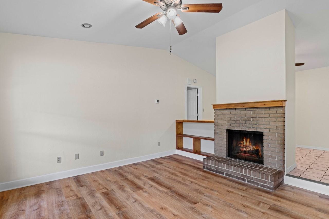 2550 Nw 54th Blvd - Photo 4 of 29