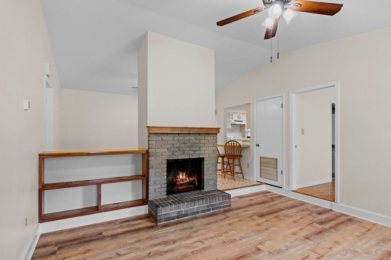 2550 Nw 54th Blvd - Photo 5 of 29