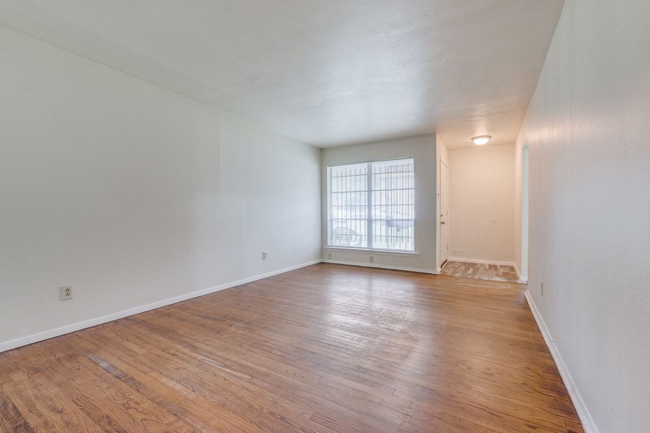 7903 Millstone Dr - Photo 3 of 12