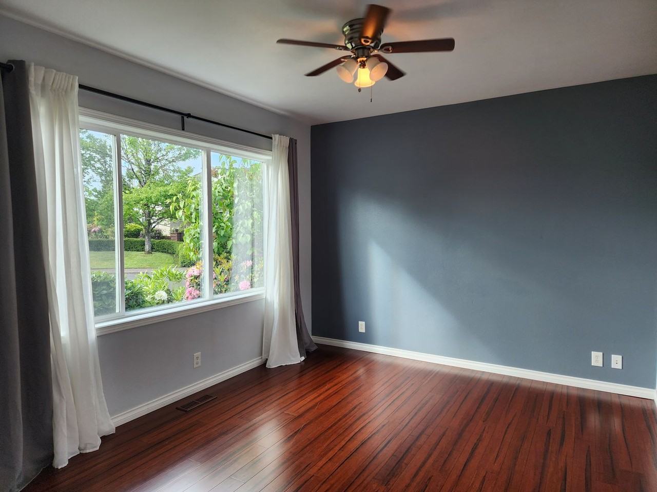 1592 Kingston Way - Photo 3 of 36