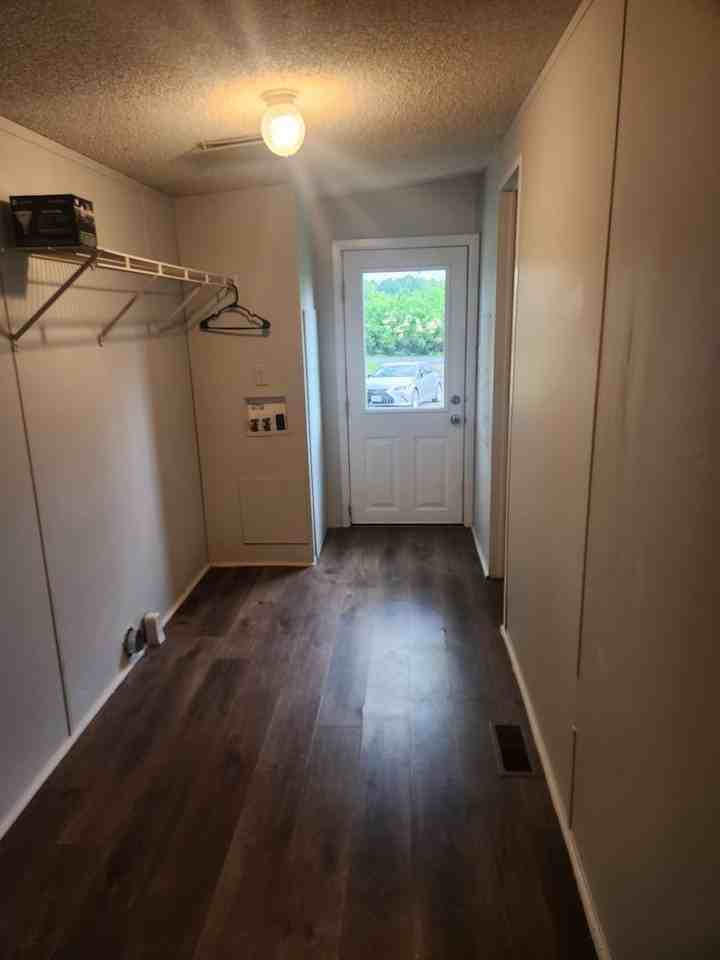 105 W Grant St - Photo 3 of 14