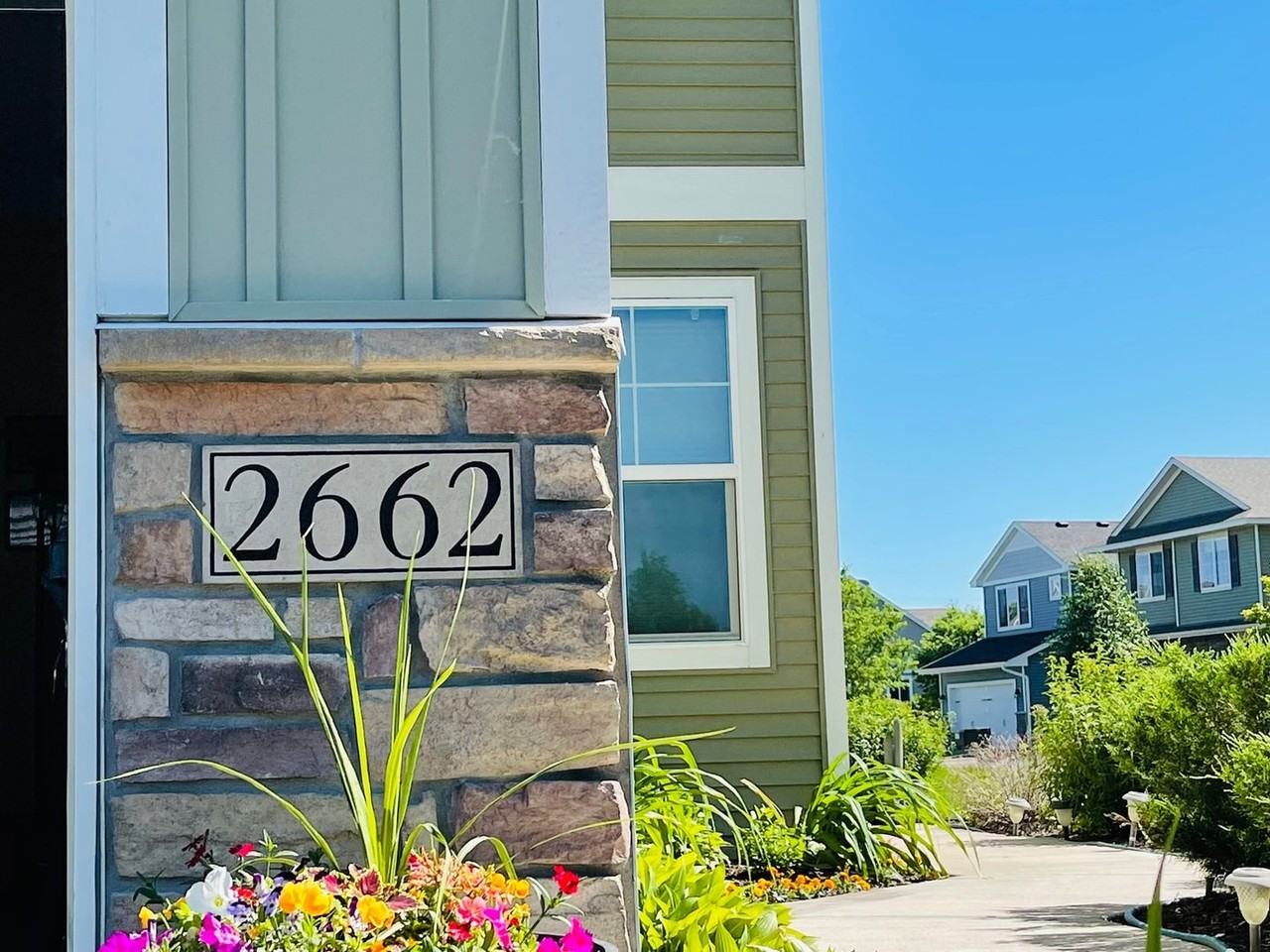 2662 124th Dr Ne - Photo 2 of 50