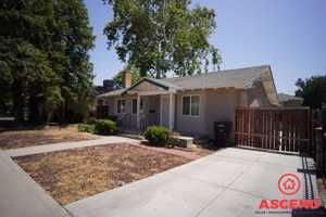 featured image of 423 Flower St