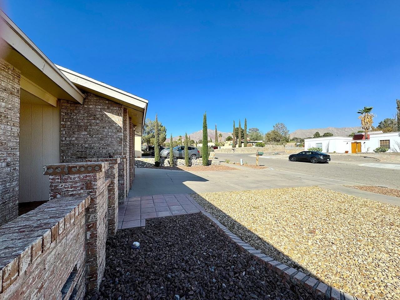 6851 Amposta Dr - Photo 2 of 31